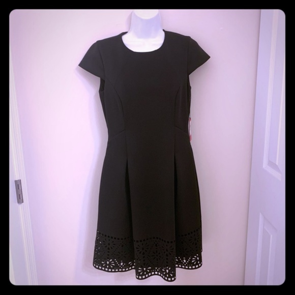 Vince Camuto Black Laser CutFlare Scuba Dress NWT - Picture 3 of 6